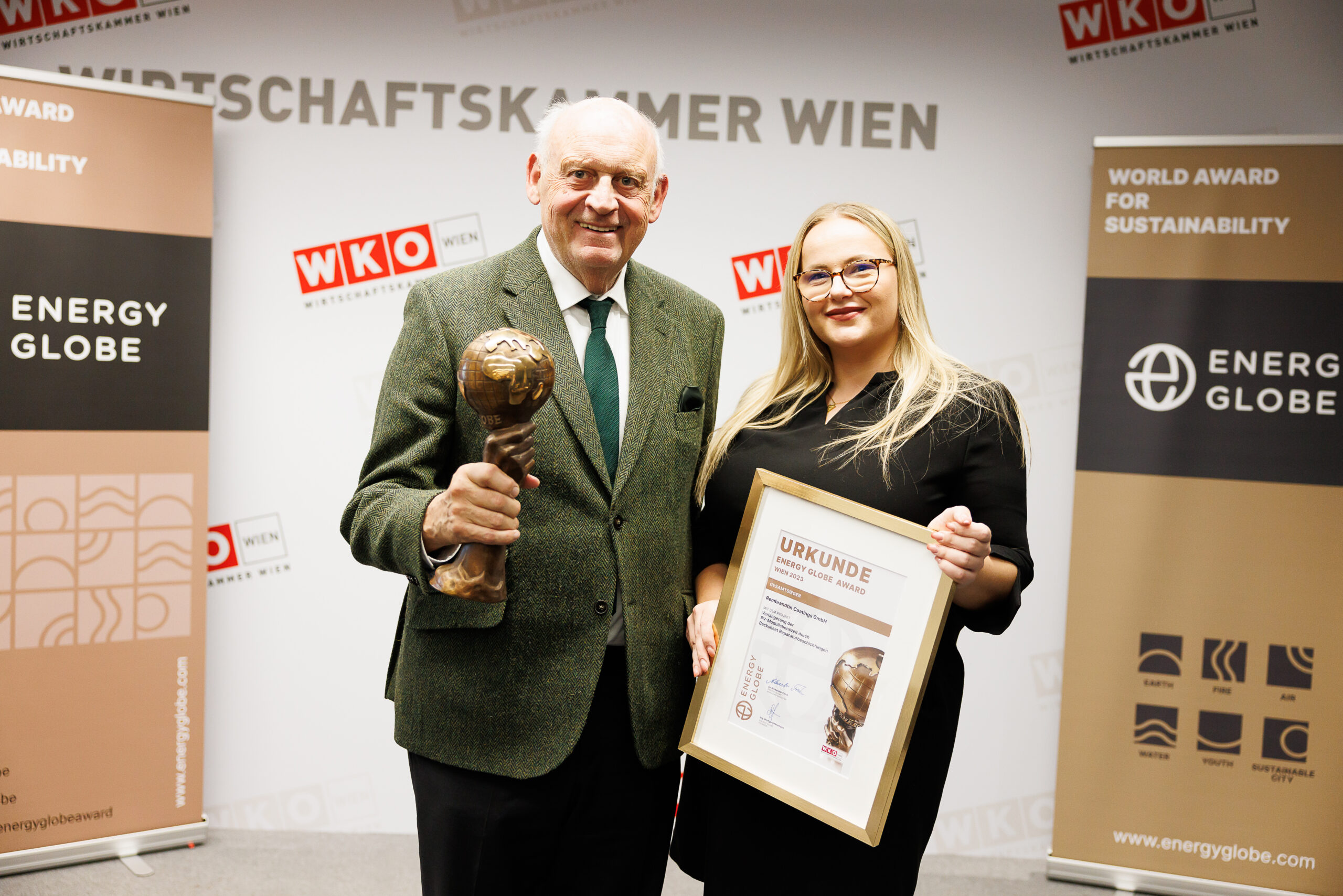 Foto von Hubert Culik und Tamara Löffler bei der Verleihung des Austrian Globe Awards